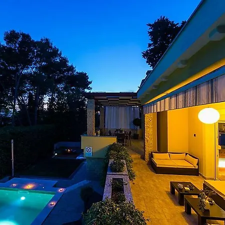 Luna Villa *
